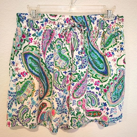 Staccato Paisley Print Women's Shorts - Picture 1 of 3